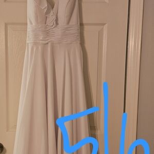 Elegant White Sleeveless Dress